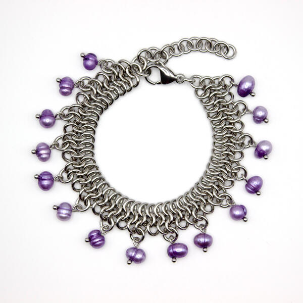 B001: stainless steel, freshwater pearls